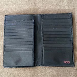Tumi Black Leather Double Wallet for Credit Cards & Cash